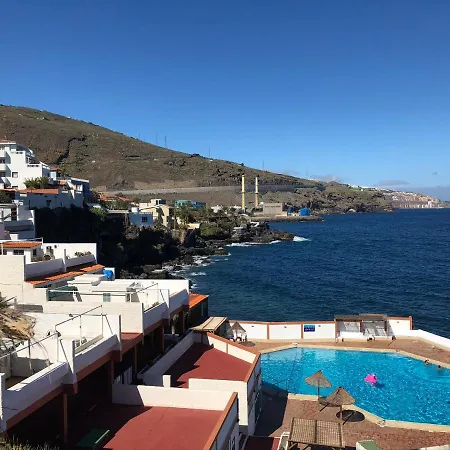 Sea View Salt Water Pool - 2 Apartment *